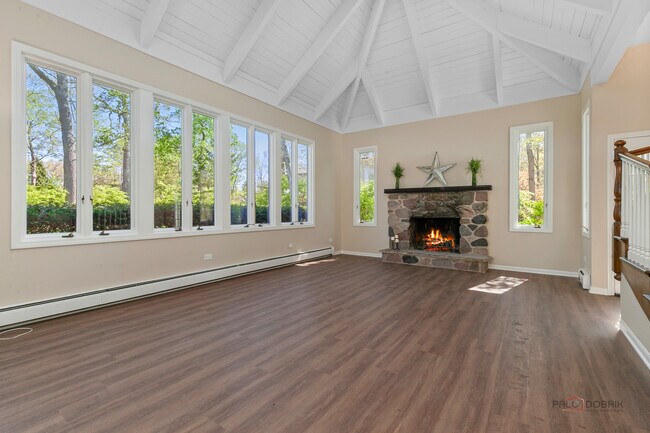 Building Photo - 544 Ravine Ave