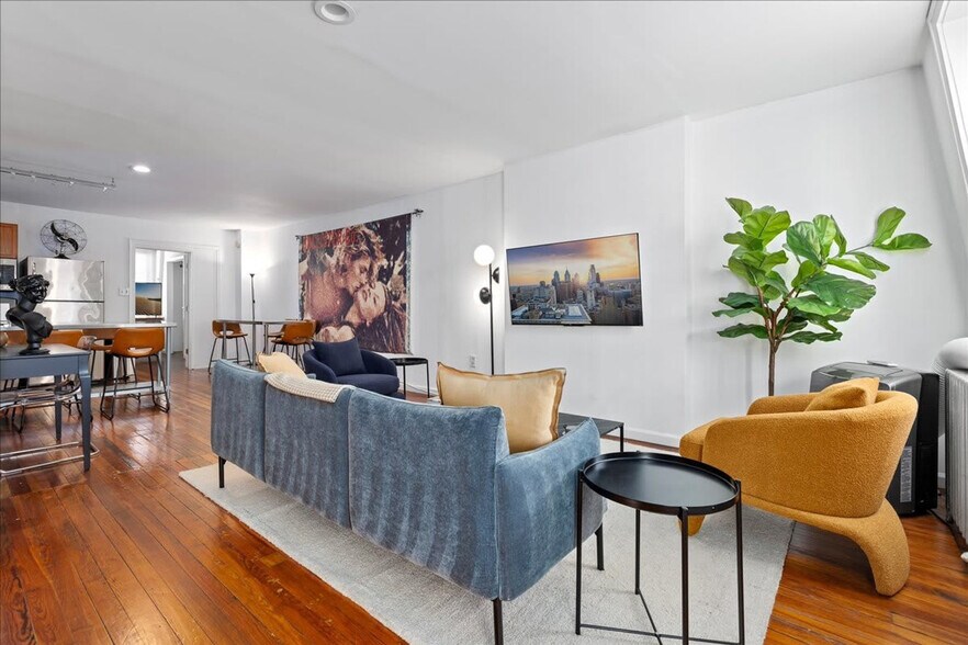 Building Photo - 234 S 20th St