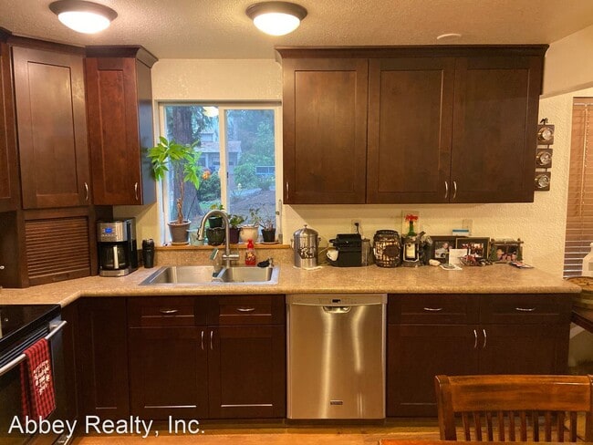 Building Photo - 3 br, 2 bath House - 1266 Bay Loop SW