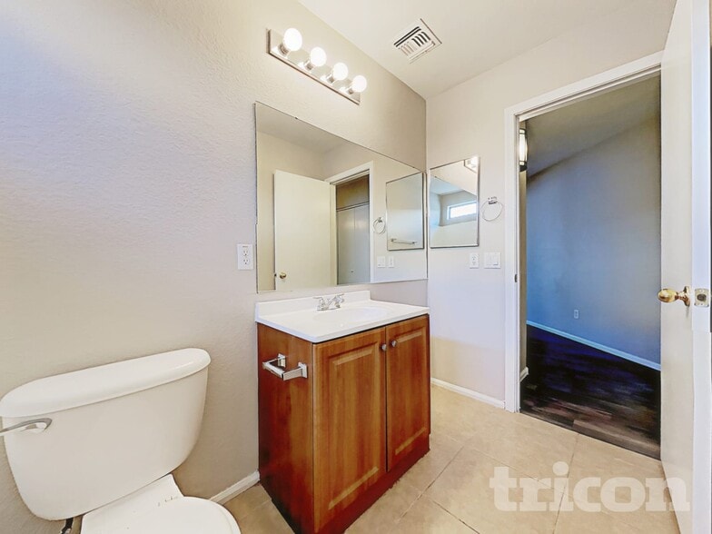 Building Photo - 40175 N Costa Del Sol Dr