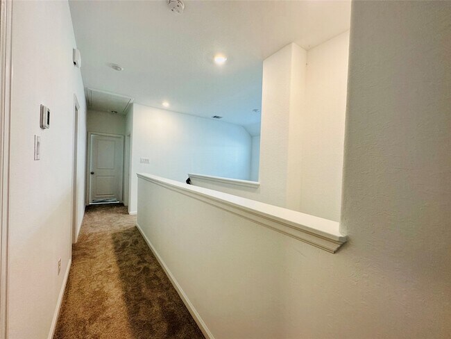 Building Photo - 4143 Champlain Wy