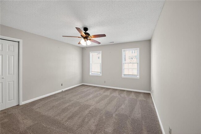 Building Photo - 641 Belgrave Ln