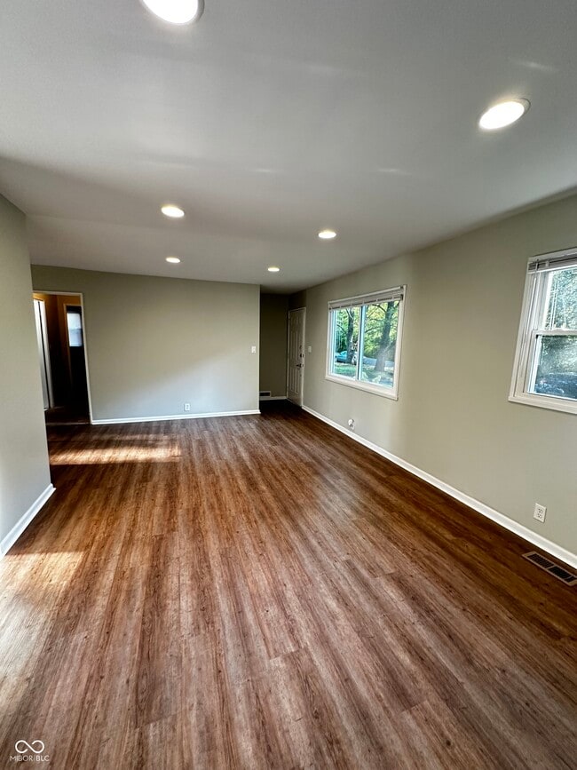 Building Photo - 5640 Crittenden Ave
