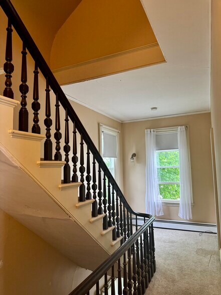 Staircase/Hallway - 84 High St