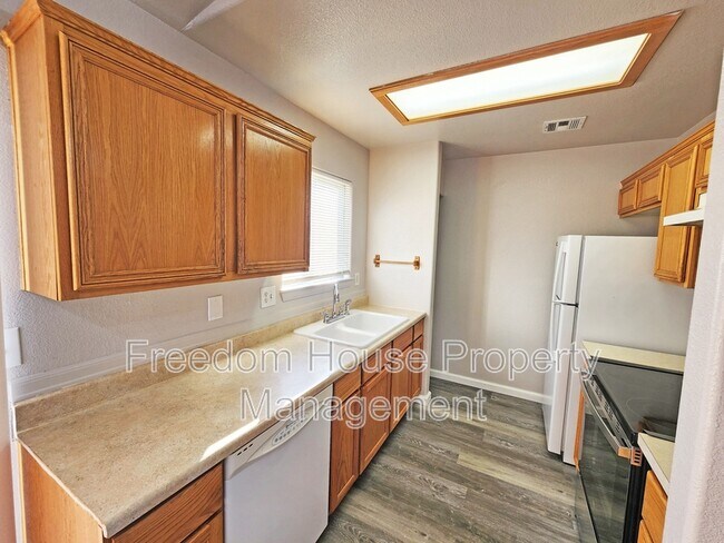 Building Photo - 1381 Ogallala St