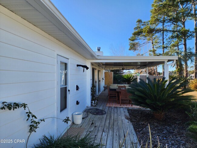Building Photo - 322 Greenwood Cir