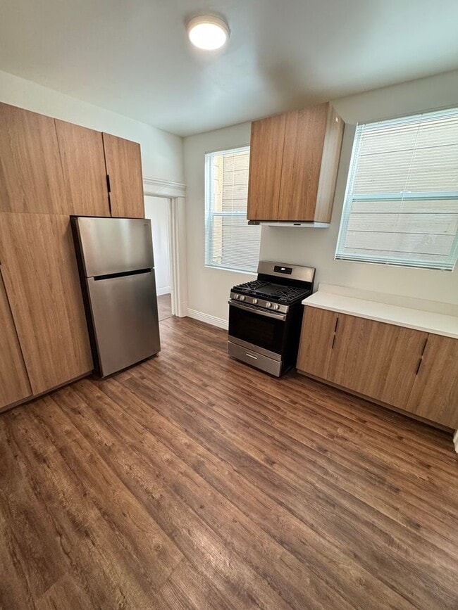 Building Photo - 1020-1024 Leavenworth Street