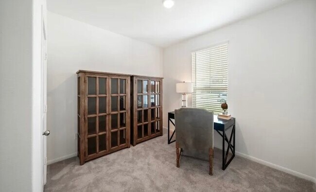 Building Photo - 248 Seven Pnes Dr