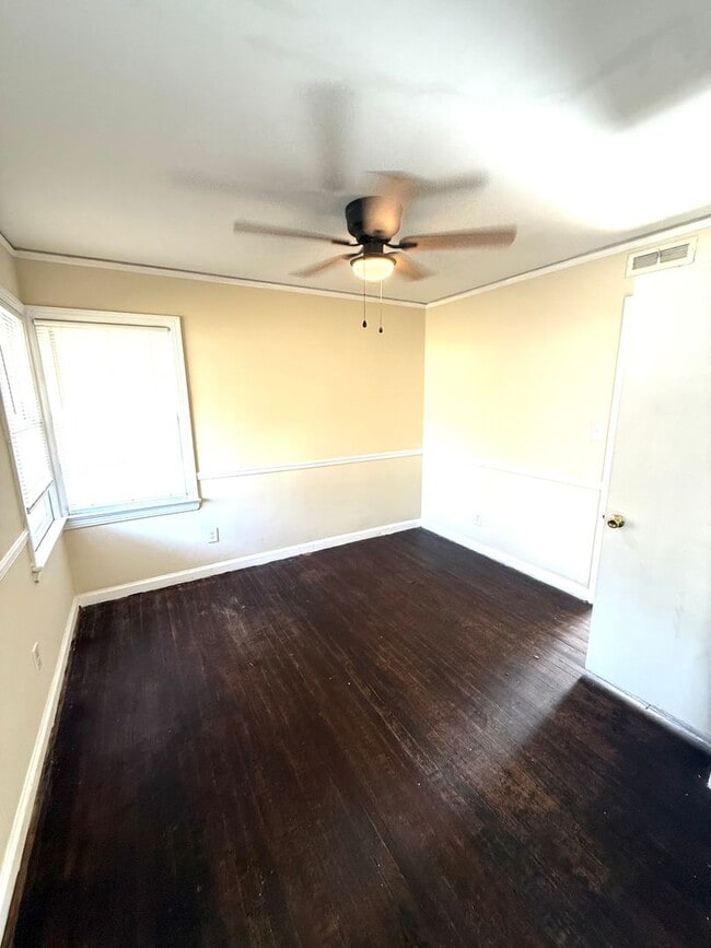 Building Photo - ** 3 bed 1 bath located in Druid Hills ** ...