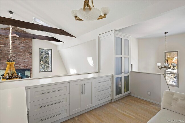 Building Photo - 11 Sandown Ct