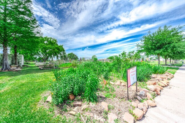 Building Photo - 12668 Newbrook Dr