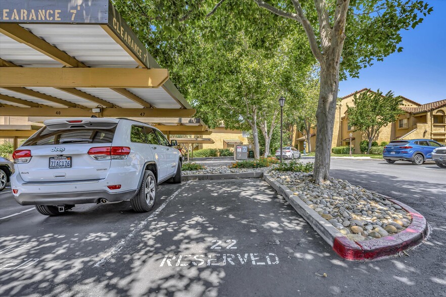 Building Photo - 440 Bollinger Canyon Ln