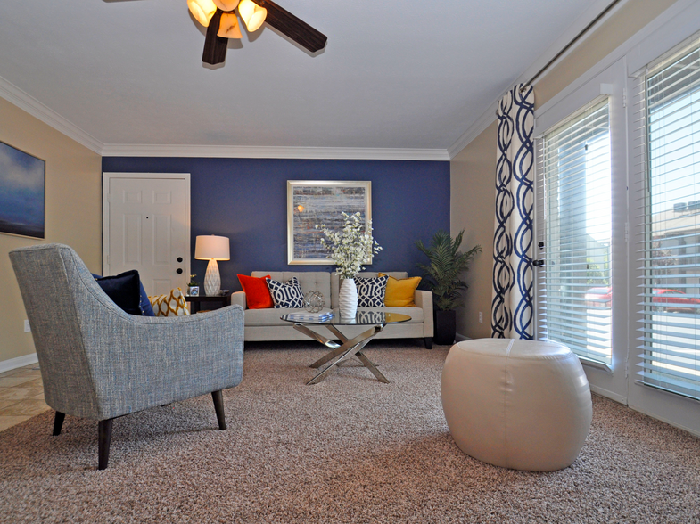 Spacious Living Room - Flats at Hurstbourne