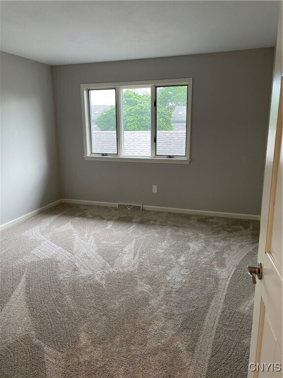 Building Photo - 497 Summerhaven Dr N