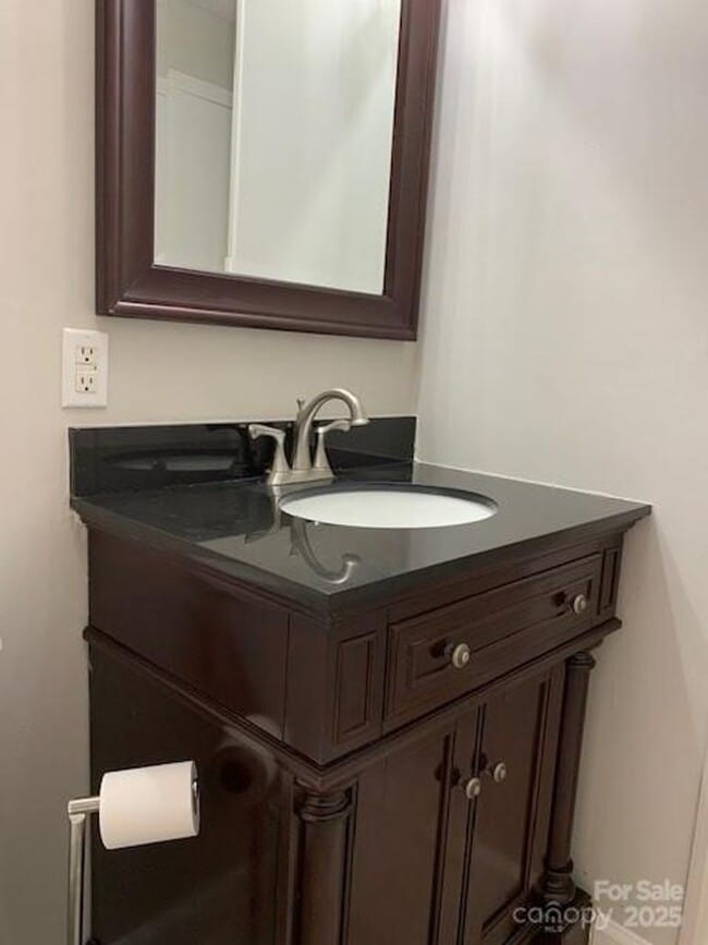 Building Photo - Move-In Ready 3 Bed, 2 Bath Home in Lenoir!
