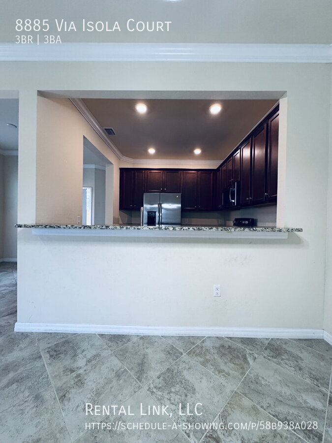 Building Photo - 8885 Via Isola Court