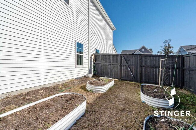 Building Photo - 154 Thistle Ln