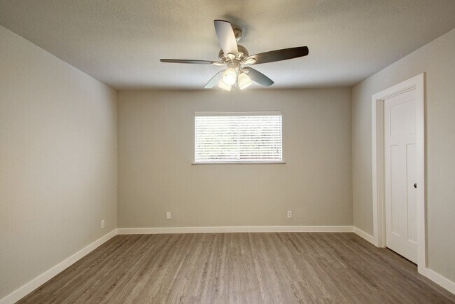 Building Photo - 409 Blackson Ave