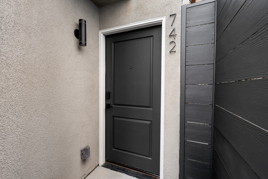 entrance - 738 S Stanley Ave