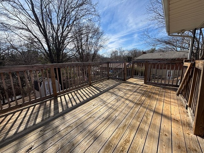 Building Photo - 449 Missimer Ln