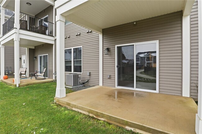 Building Photo - 1195 Marina Pkwy