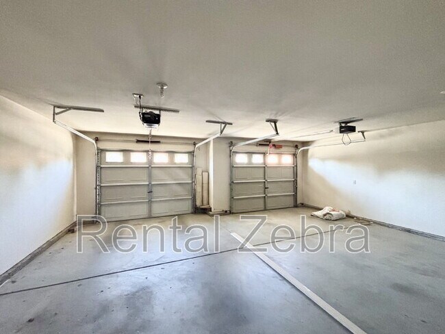 Building Photo - 746 Wren Ct
