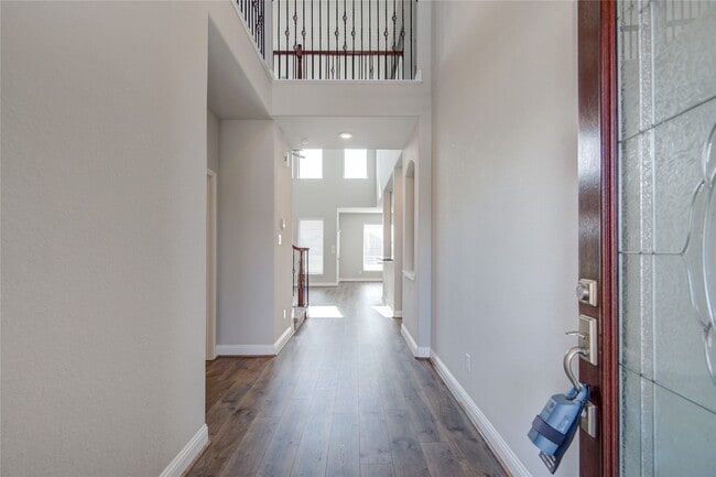 Building Photo - 12816 Oak Fls Dr