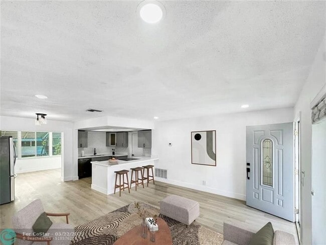 Building Photo - 4510 NW 49th Dr