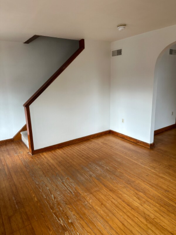 Building Photo - 745 Naylor Ave