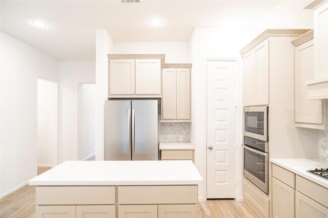 Building Photo - 31410 Golden Cliffs Ln