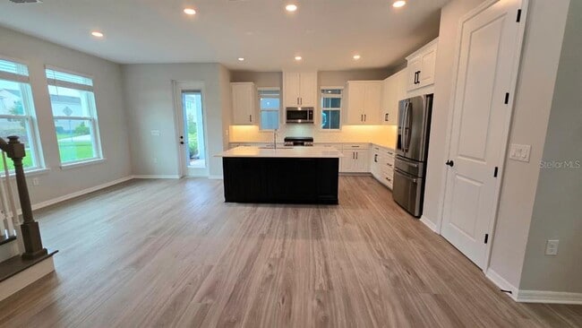 Building Photo - 14768 Field Daisy Dr