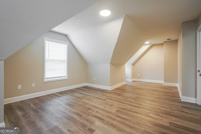 Building Photo - 256 Raleigh Way