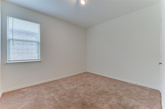 Building Photo - 832 Tulip Ct