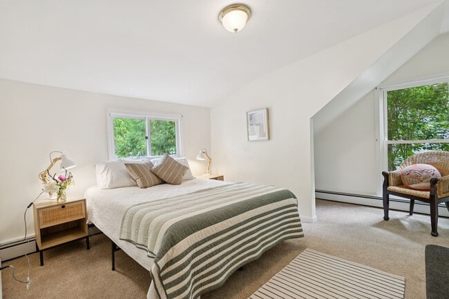 Building Photo - 111 Cottage Rd