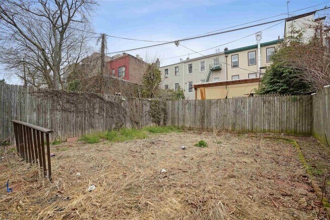 Building Photo - 292 New York Ave