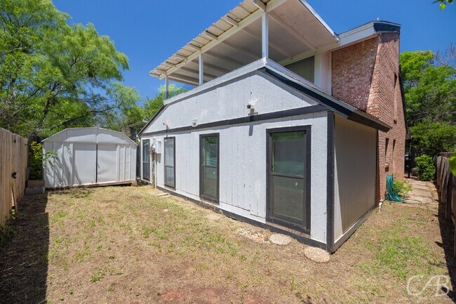 Building Photo - 31 Harbour Town