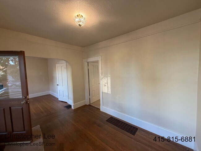 Building Photo - 327 N Delaware St
