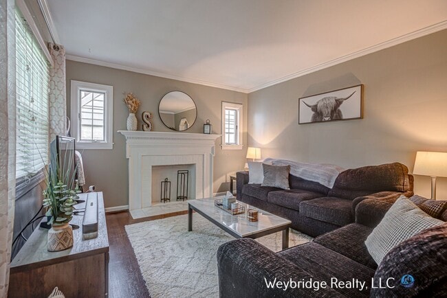 Building Photo - Beautiful 3BD 2.5 Bath w/ Finished Basement in White Oak/Monfort Heights