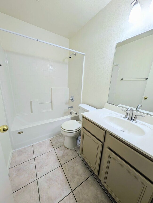 Building Photo - AVAILABLE NOW IN GREAT GILBERT LOCATION - NEELY RANCH!!!