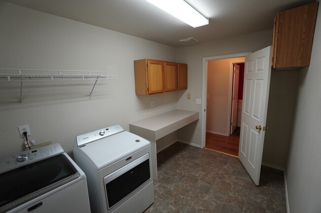 Building Photo - 4764 N Eugene St