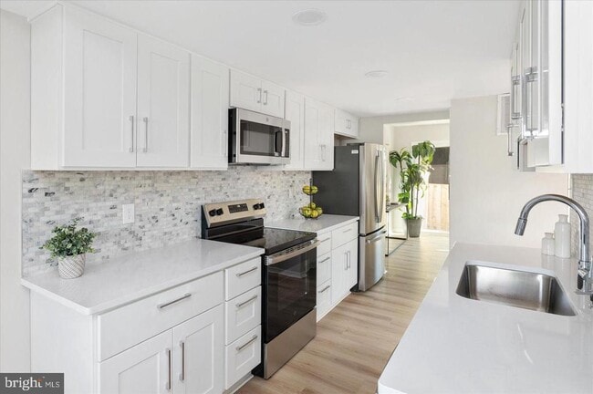 Building Photo - 18473 Stone Hollow Dr