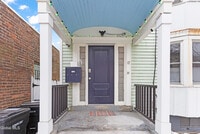 Building Photo - 67 Hill St