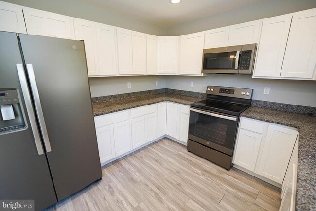 Building Photo - 2005 S Old Mill Dr