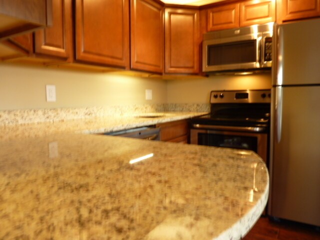 Building Photo - Renovated 1BR Condo | Off Campus Housing N...