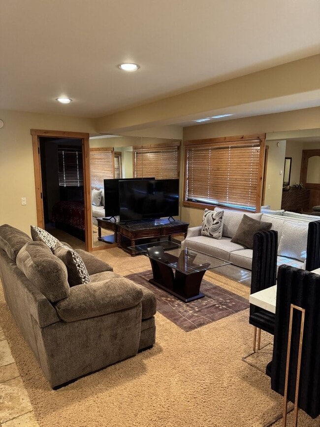 Building Photo - Luxury 5-Bedroom, 6-Bathroom Mountain Retreat – Hot Tub, Fireplaces, & More!