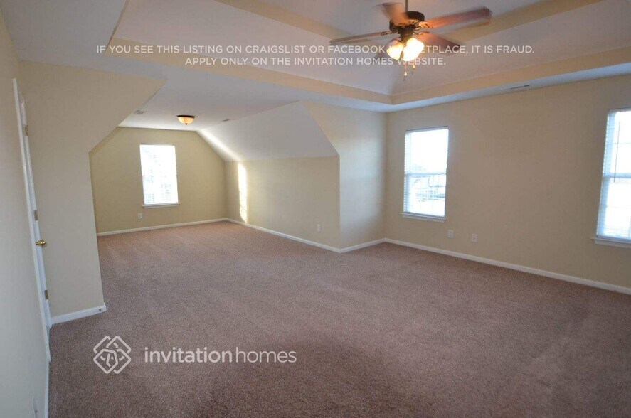 Building Photo - 183 Madelia Pl