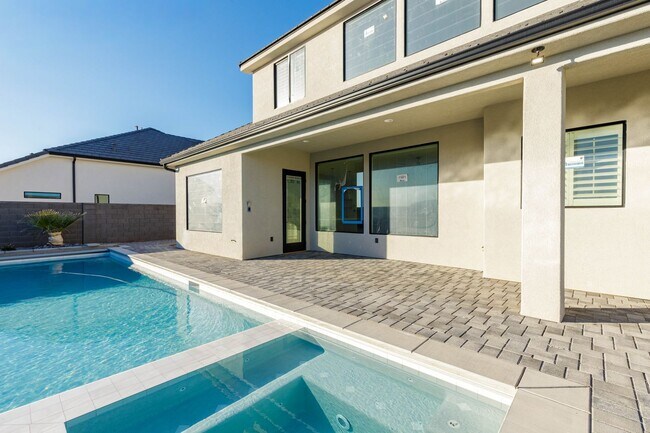 Building Photo - Brand New 6 Bed 4 Bath Rental with pool Near Sand Hollow!