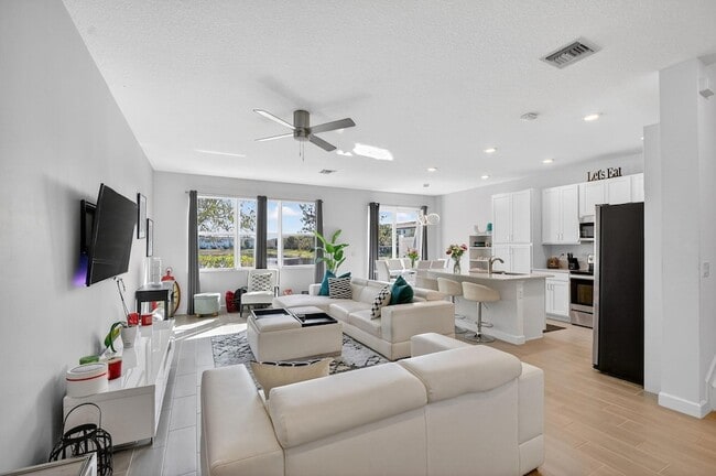 Building Photo - 4790 Navali Dr