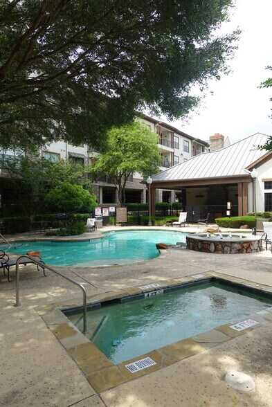 Building Photo - 7342 Oak Manor Dr