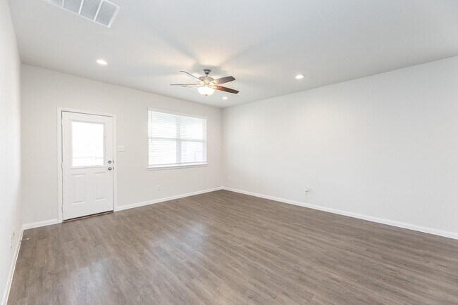 Building Photo - 2931 Orchid Ranch Dr
